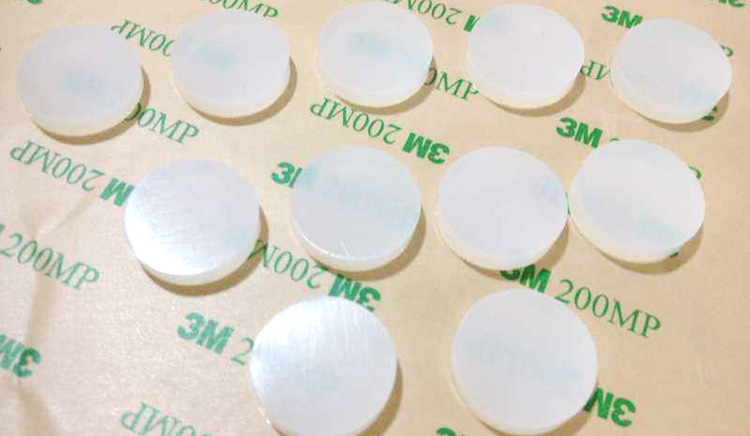 液態(tài)和固態(tài)硅膠做出來的產(chǎn)品有什么區(qū)別?